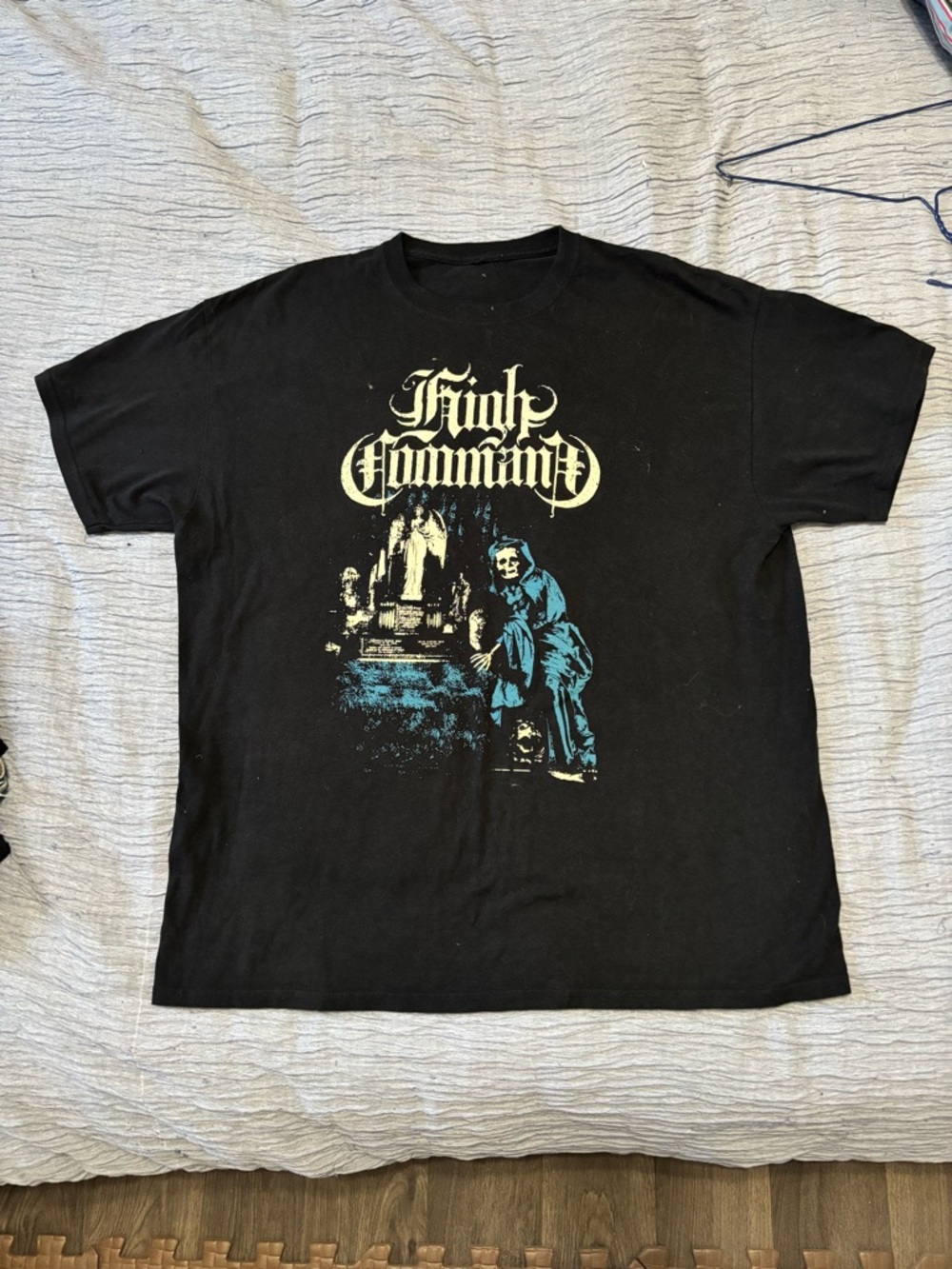 Black Short-Sleeve Graphic Crewneck T-Shirt with Gothic Print